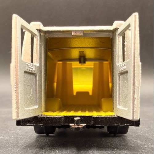 37 - 6 Siku Germany Vehicles and 2 Trailers (circa 1970's) in Good condition
Includes: 
Mercedes Benz L 4... 