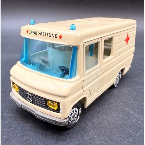 37 - 6 Siku Germany Vehicles and 2 Trailers (circa 1970's) in Good condition
Includes: 
Mercedes Benz L 4... 