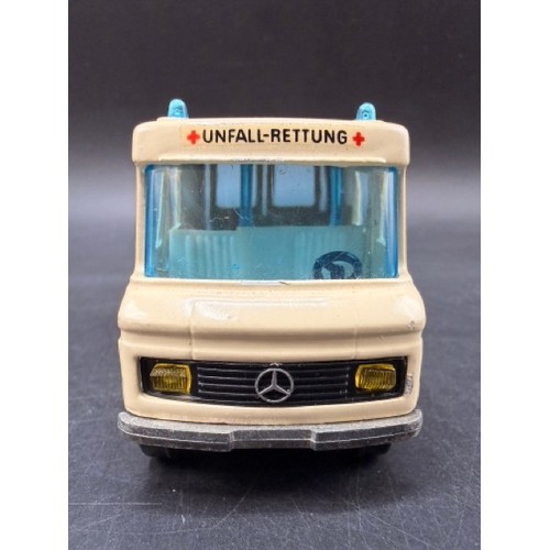 37 - 6 Siku Germany Vehicles and 2 Trailers (circa 1970's) in Good condition
Includes: 
Mercedes Benz L 4... 