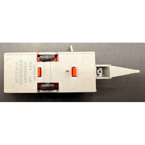 37 - 6 Siku Germany Vehicles and 2 Trailers (circa 1970's) in Good condition
Includes: 
Mercedes Benz L 4... 