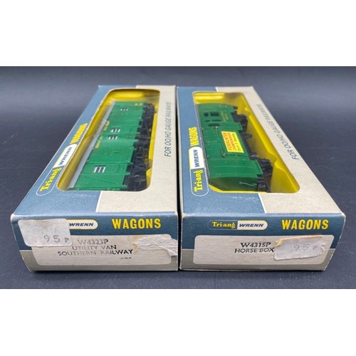 191 - Triang Wrenn W4315P Southern Horse Box 'Roydon Stables Brighton' #E96435 with W4323P Utility Van Sou... 