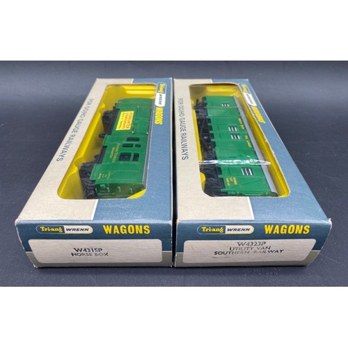 191 - Triang Wrenn W4315P Southern Horse Box 'Roydon Stables Brighton' #E96435 with W4323P Utility Van Sou... 