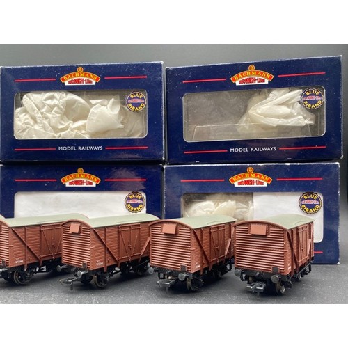 235 - 8 OO Bachmann Branchline 38-161 12 ton planked vent van B755180 in BR bauxite (late) livery each Box... 