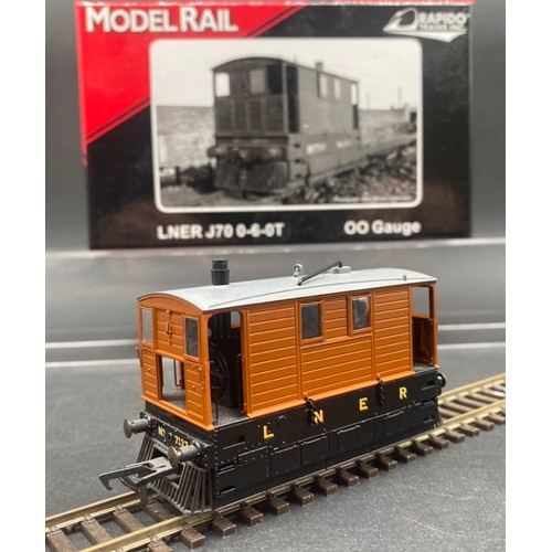 229 - Model Rail MR-209 Motorised J70 Loco w/Skirts LNER Unlined #7137 - Tested Runner
Missing clamshell p... 