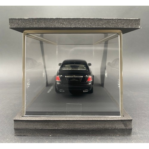 41 - Kyosho 1:43 Rolls Royce Ghost EWB - Diamond Black (Ref: 05551RR)
(Model: VG, Box: VG, 500g)