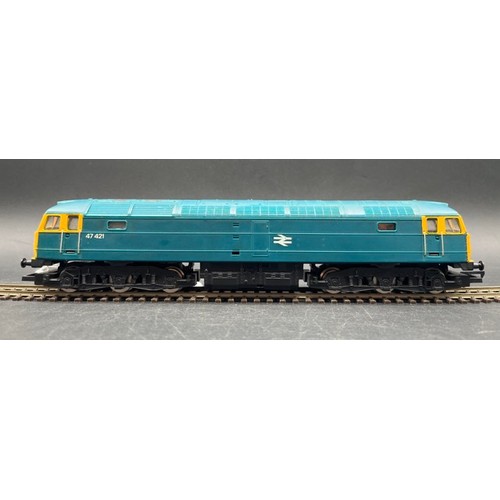 207 - Hornby R075 Class 47 47421 in BR Blue - Tested Runner
Missing buffer
(Loco: F, Box: n/a, 400g)