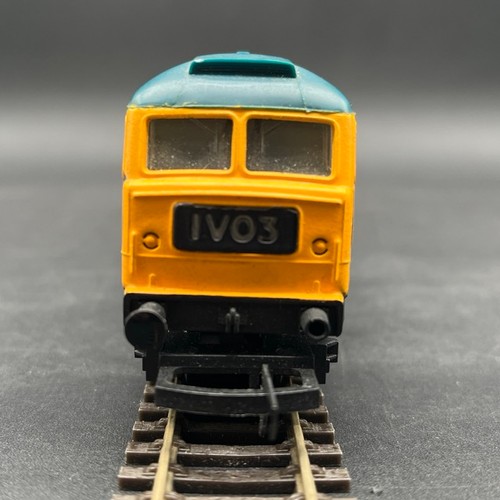207 - Hornby R075 Class 47 47421 in BR Blue - Tested Runner
Missing buffer
(Loco: F, Box: n/a, 400g)