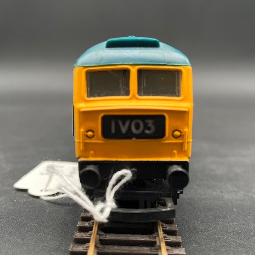 207 - Hornby R075 Class 47 47421 in BR Blue - Tested Runner
Missing buffer
(Loco: F, Box: n/a, 400g)