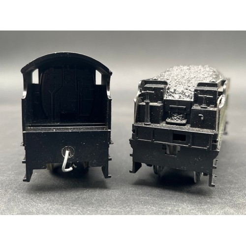 209 - 2 Hornby OO 4-6-0 Great Western locomotives - Tested Runners
Hornby Saint Class 4-6-0 'Clevedon Cour... 