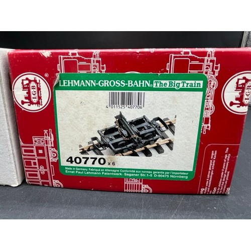 58 - LGB 40770 G scale three Load Cradle Cars with Metal wheels
includes two Long bars and one Short bar
... 