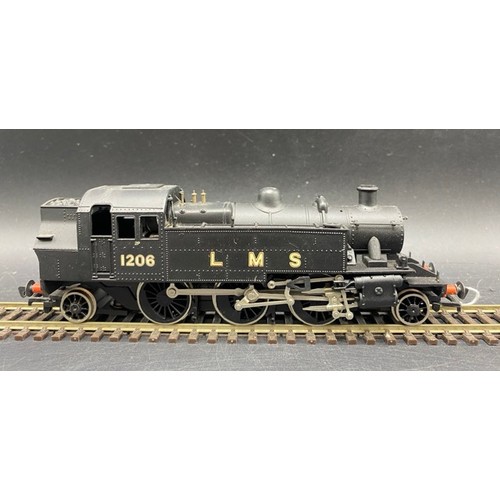 222 - Two OO Bachmann LMS Unlined Locomotives both Tested Runners
Bachmann Branchline 32-830 Class 2MT Iva... 