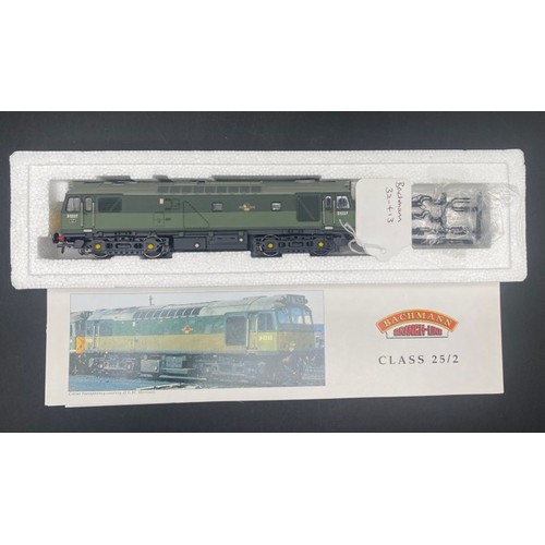 77 - Bachmann Branchline 32-413 Class 25/2 D5237 in BR Two Tone Green - Tested Runner
(Loco: G, Box: G, 5... 
