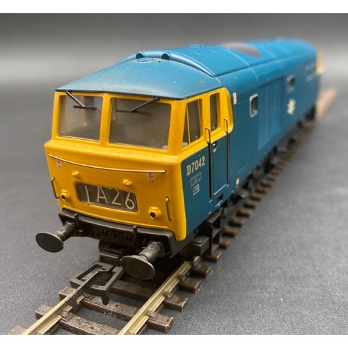 Heljan 3503 Class 35 ‘Hymek’ Diesel Locomotive D7042 - Tested Runner ...