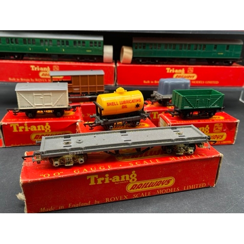 38 Triang Rolling-stock, 21 in Fair/Poor Boxes Includes: Two Rocket ...