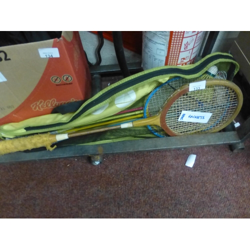 133 - RACKETS