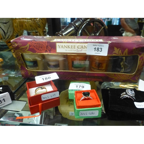 183 - YANKEE CANDLE SET