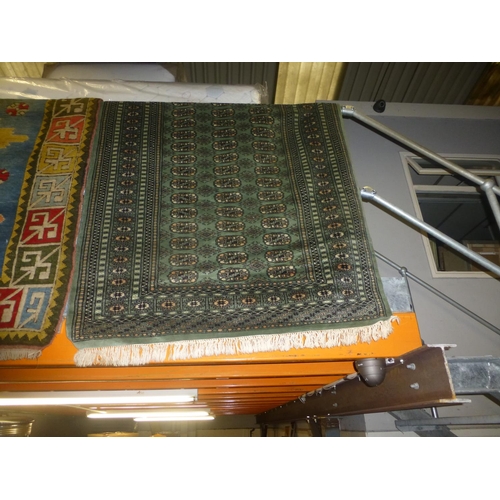 743 - LARGE RUG