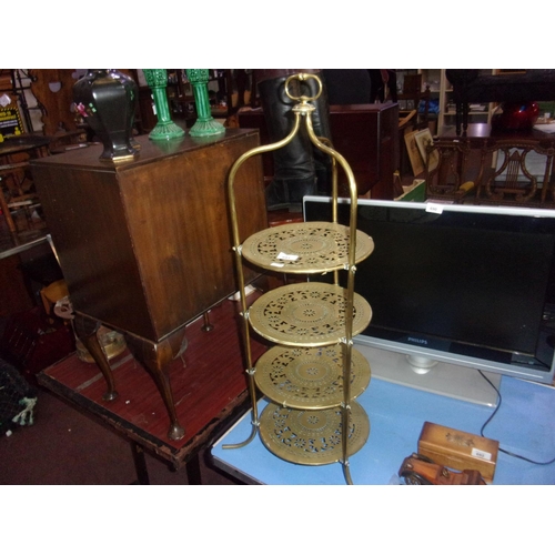 691 - VICTORIAN BRASS CAKESTAND