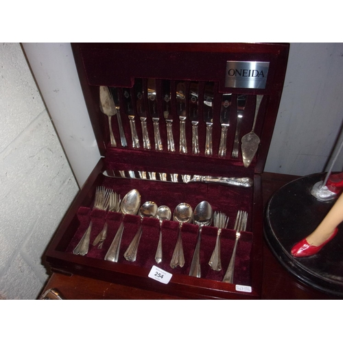 254 - CUTLERY SET