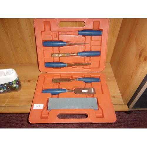 117 - CHISEL SET