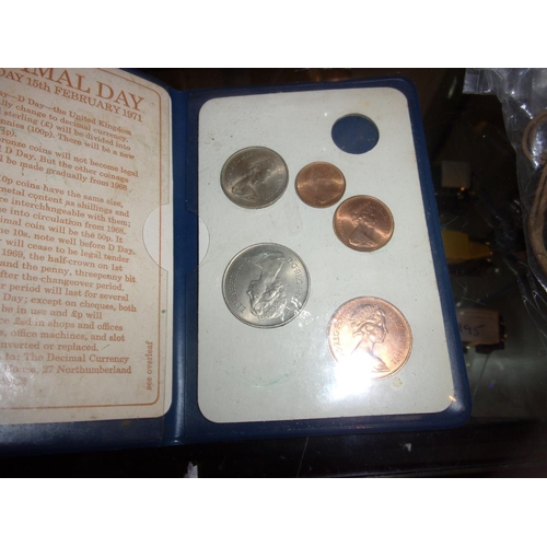 190 - FIRST DECIMAL COIN SET