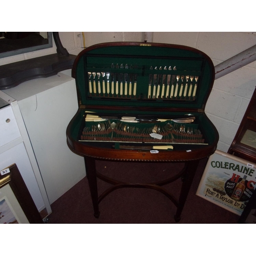 302 - EDWARDIAN INLAID CANTEEN OF CUTLERY