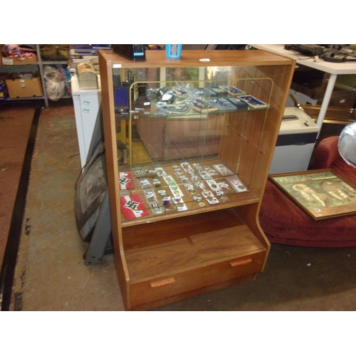 799 - DISPLAY CABINET