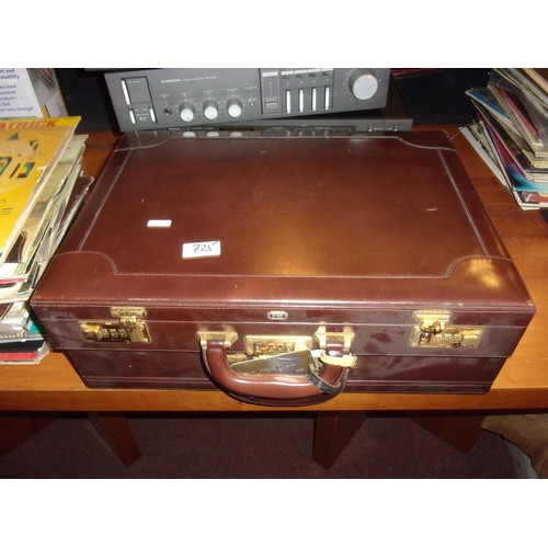 725 - BRIEF CASE