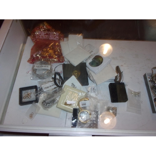 590 - COSTUME JEWELLERY LOT