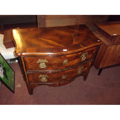 592 - LARGE VICTORIAN GERMAN BOMBE CHEST