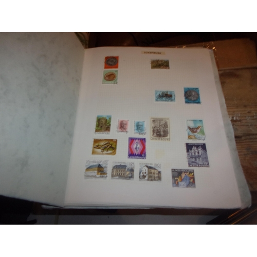 669 - STAMP ALBUM