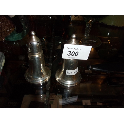 300 - 2 SILVER SHAKERS