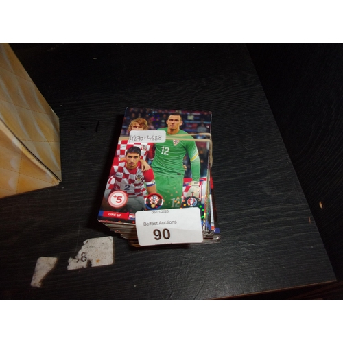 90 - FOOTBALL CARDS