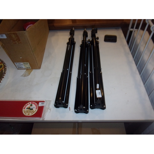 583 - 3 TRIPODS