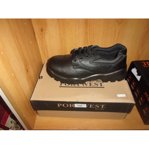 110 - SAFETY BOOTS SIZE 8