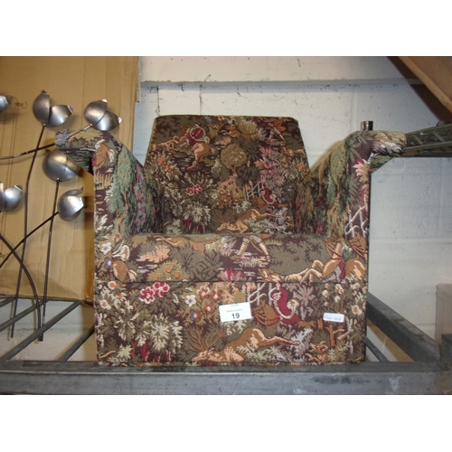 19 - VINTAGE CHAIR