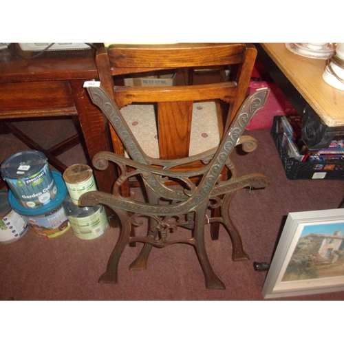 562 - BENCH ENDS