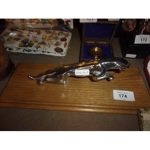 174 - JAGUAR DESK ORNAMENT