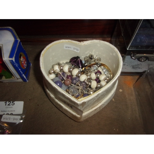 134 - JEWELLERY LOT