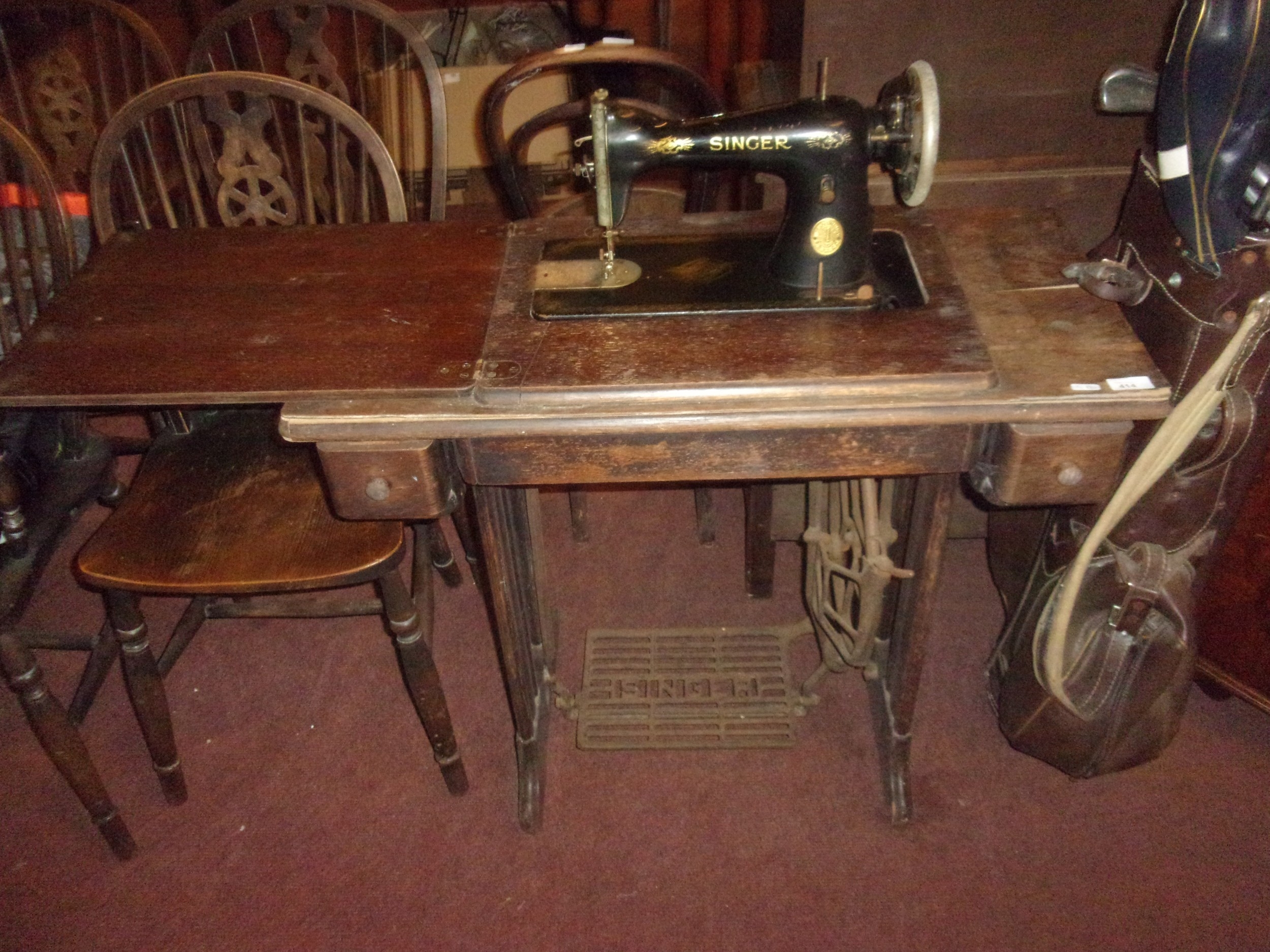 SINGER SEWING MACHINE