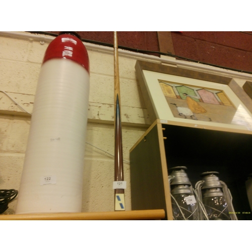 121 - SNOOKER CUE