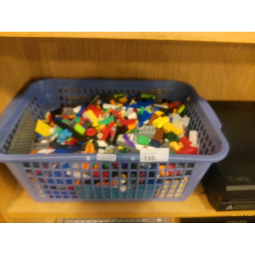 135 - LEGO LOT