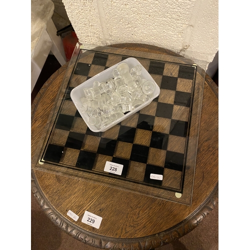 CHESS SET
