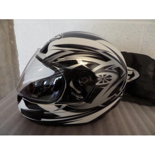 82 - HJC Black and White Motorcycle Helmet CS-12N Cyclone Model with Visor and Protective Bag Size XL