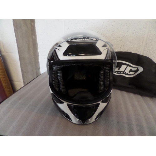 82 - HJC Black and White Motorcycle Helmet CS-12N Cyclone Model with Visor and Protective Bag Size XL