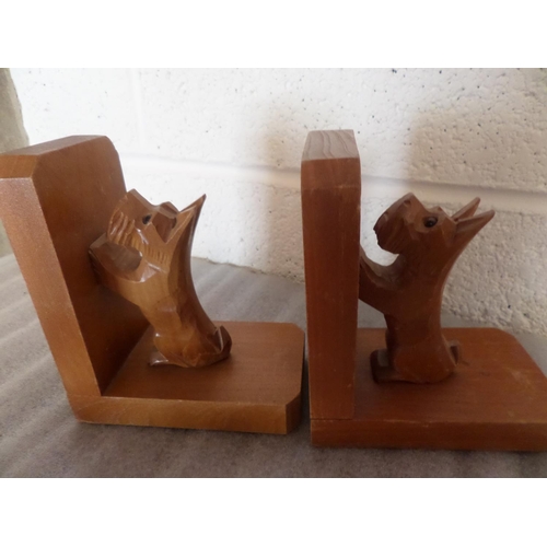 121 - Art Deco Wooden Scottie Dog Bookends