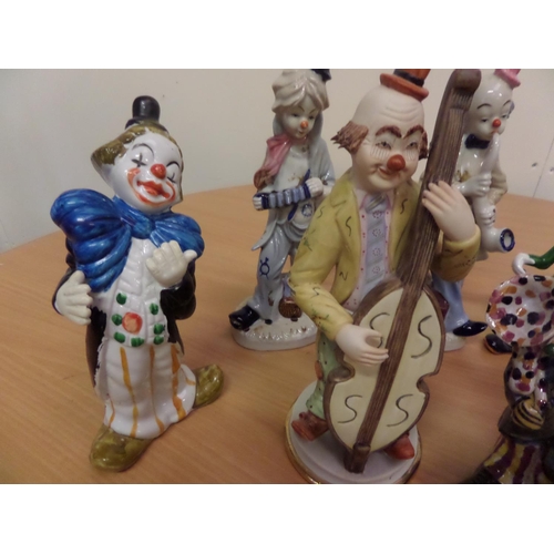 199 - A Collection of 11x Clown Figurines - Continental Porcelain and Other