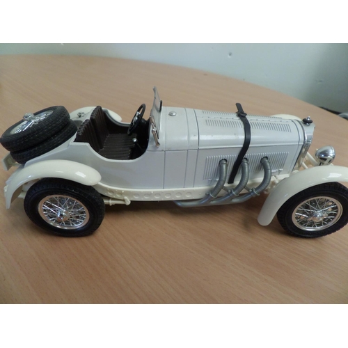 239 - 4 x Burago Models 1:18 Made in Italy 
1. Mercedes Benz SSK 1928
2. Alfa Romeo 2300 NONZA
3. Mercedes... 