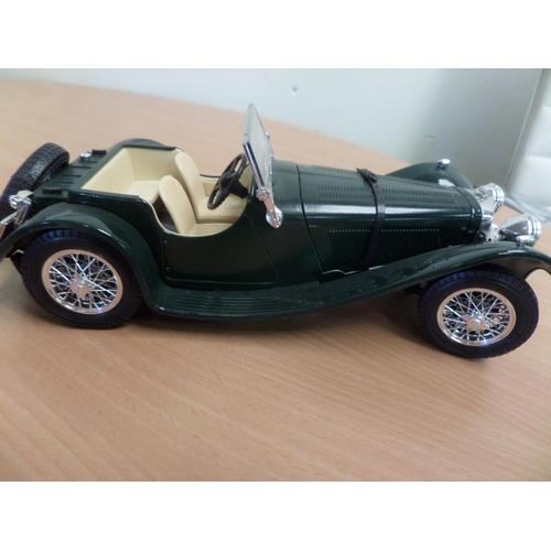 239 - 4 x Burago Models 1:18 Made in Italy 
1. Mercedes Benz SSK 1928
2. Alfa Romeo 2300 NONZA
3. Mercedes... 