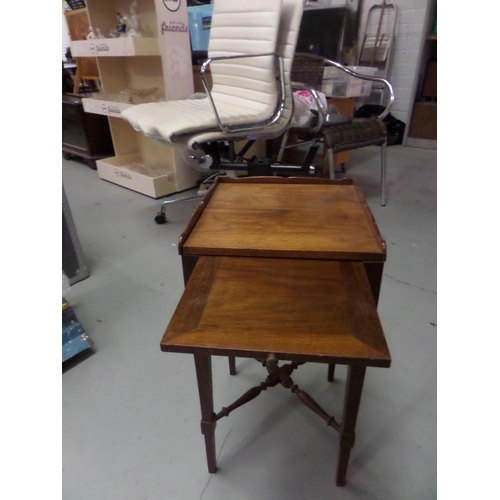 270 - Vintage Mahogany Small Side Table with Pull Out